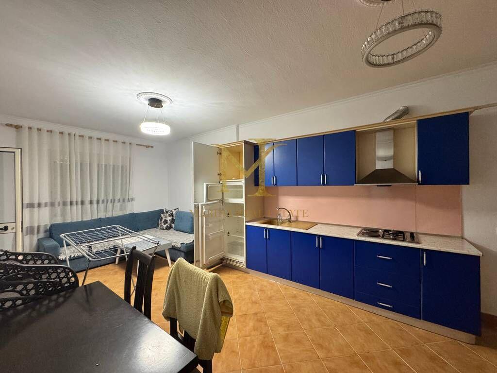 Shitet apartament 1+1 në Shkëmbin e Kavajës, Durrës
