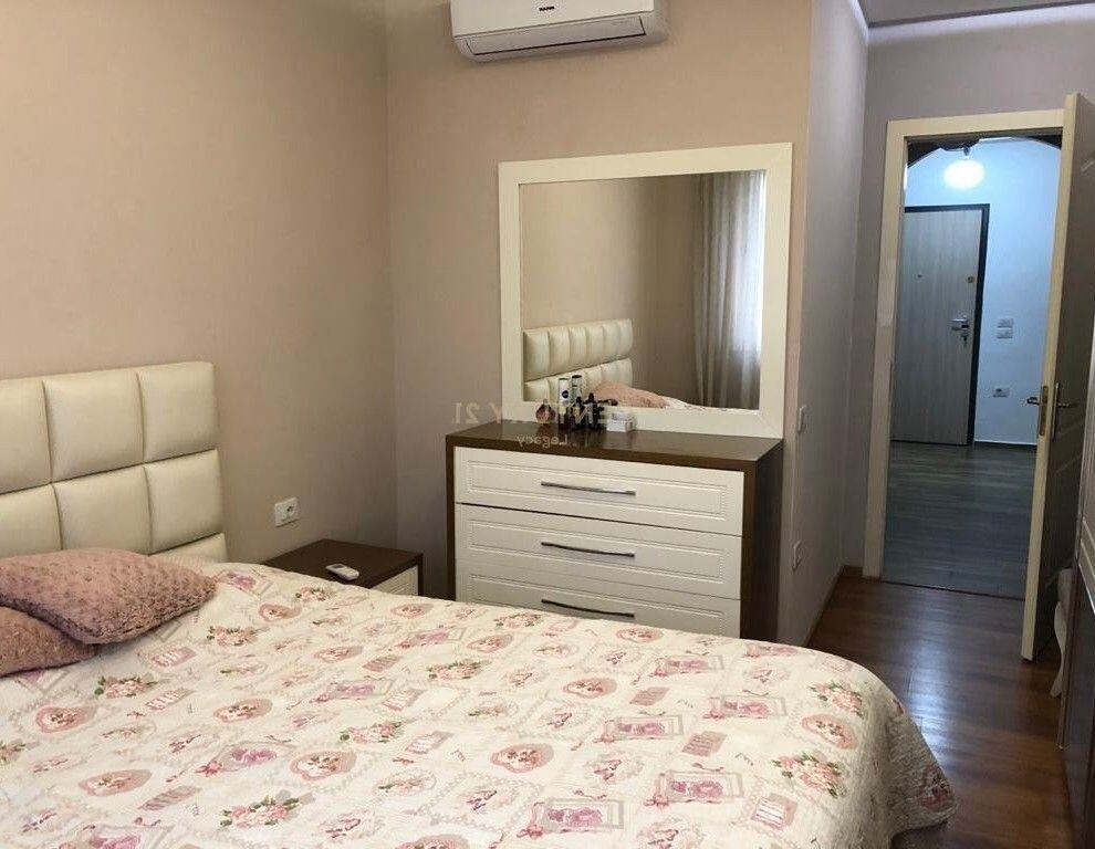 Appartamento 1+1 in affitto vicino alla Scuola Rossa + Posto auto (opzionale +100 euro).