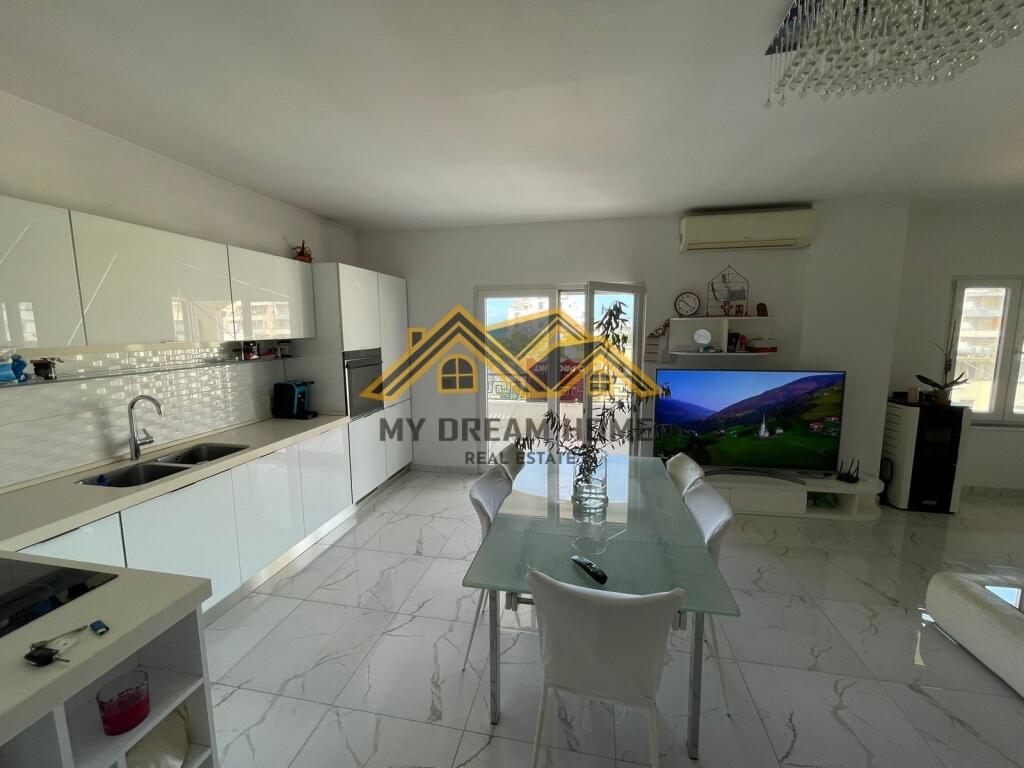 SHITET APARTAMENT 3+1+3 BALLKONE TEK SHKEMBI I KAVAJES, DURRES!