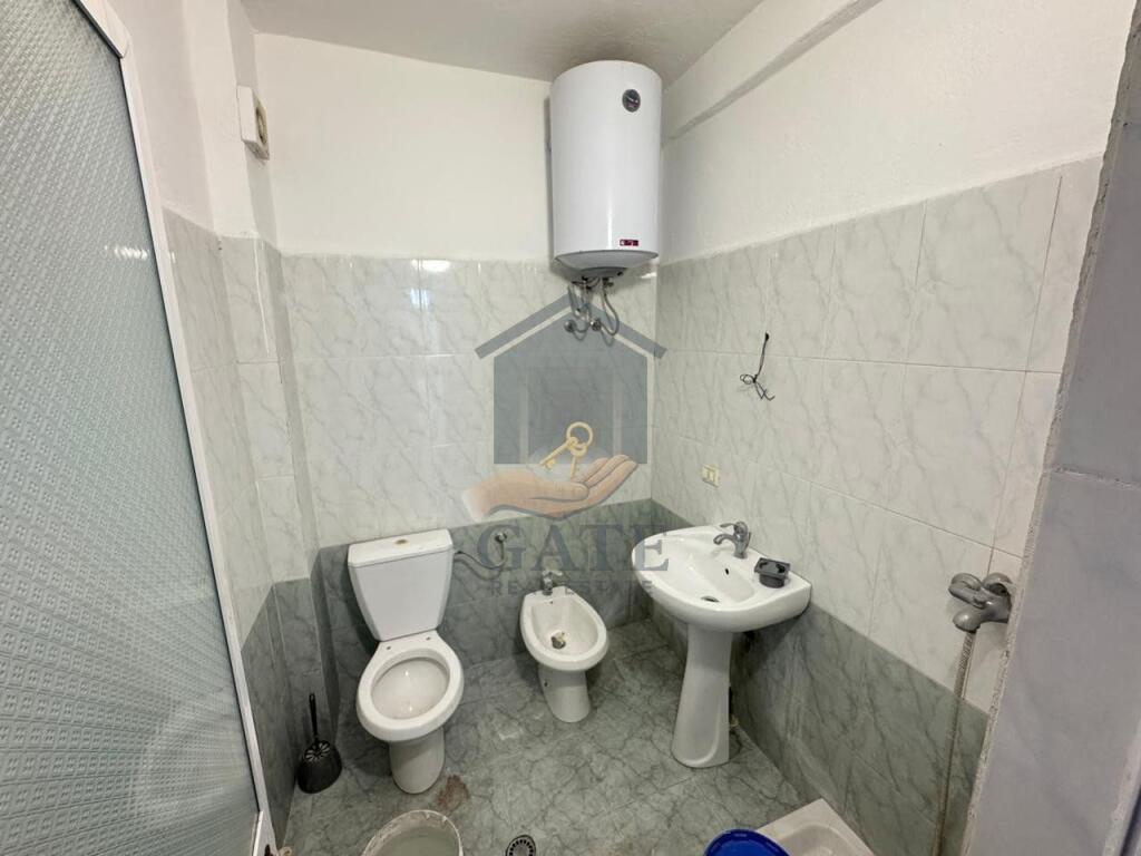 Shitet apartament 2+1 – Plazh Hekurudha