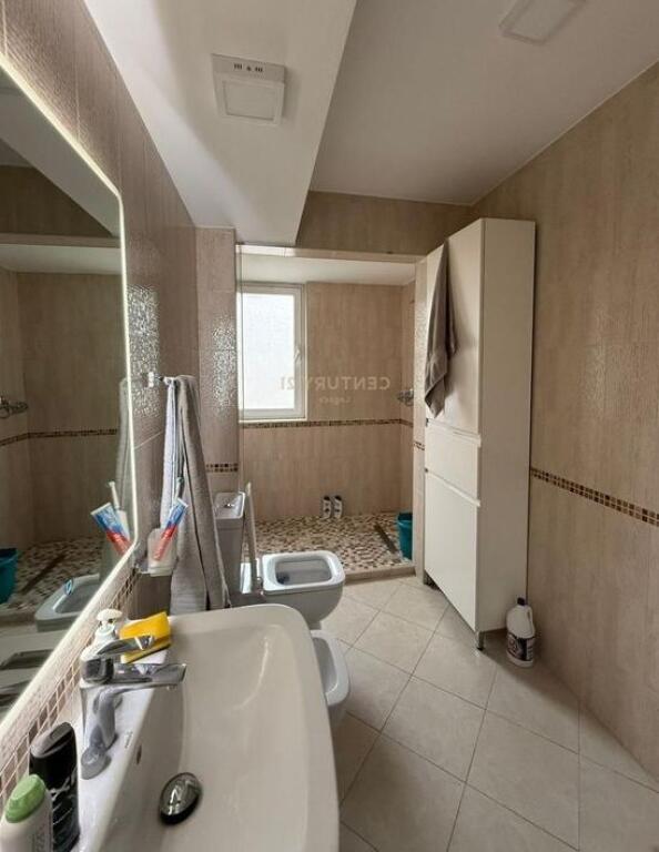 Shitet apartament 1+1 në zonën e Oxhakut.