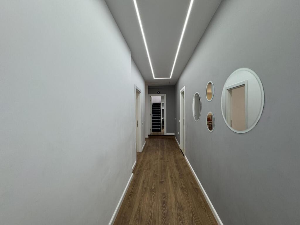 Appartamento duplex in vendita vicino a Petro Nini!
