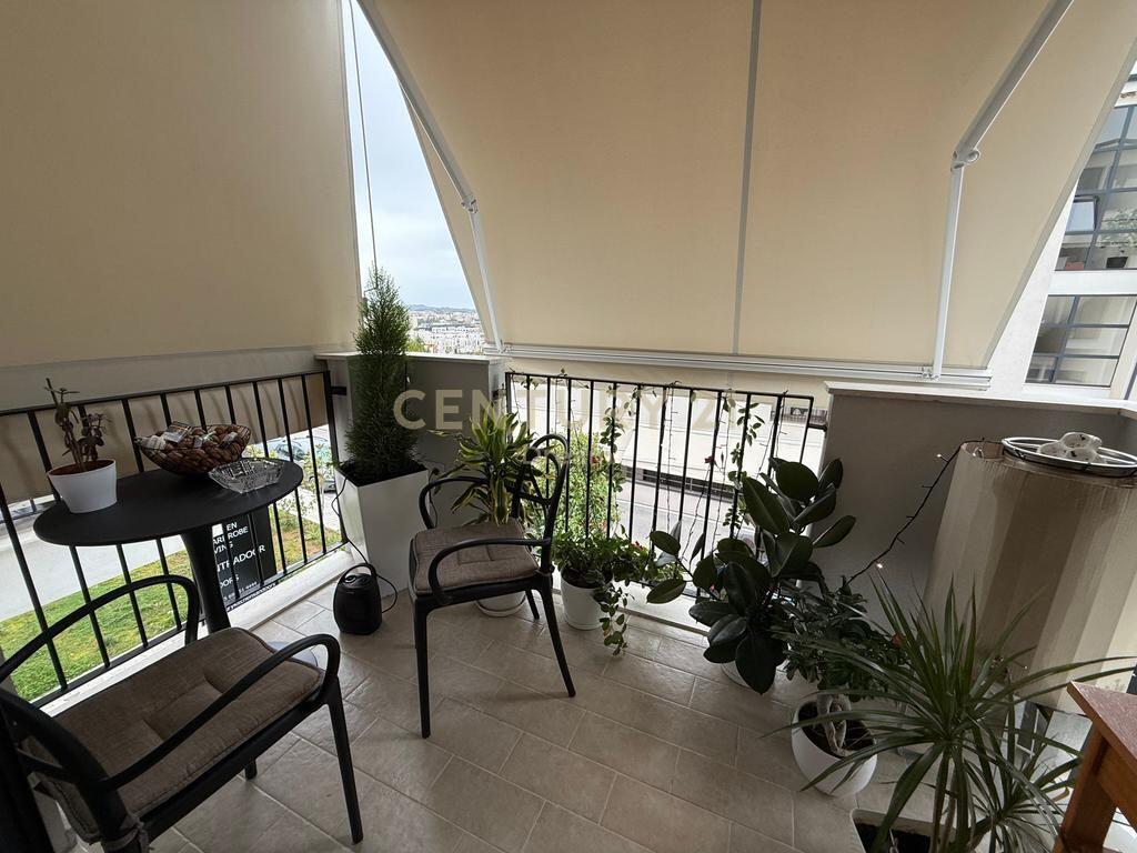 In Vendita – Appartamento 2+1+2 + 2 Posti Auto