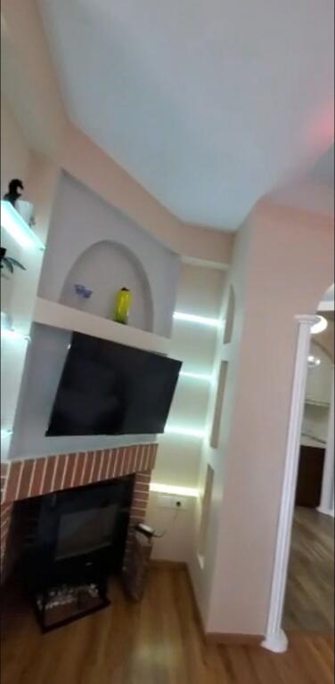 Apartament 1+1 me qira tek shkolla Partizani