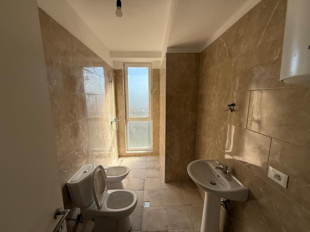 Jepet me qira apartament 1+1 te Rruga “5 Maji”