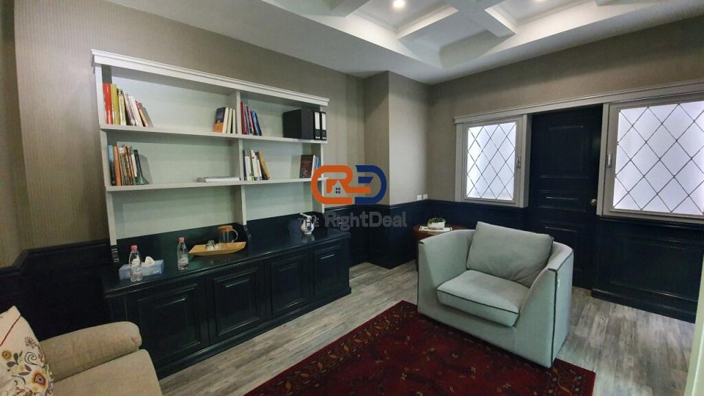 Da ETC, Vendita di Locale Commerciale Adatto per Investimento !!