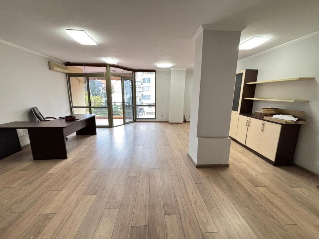 Apartament 2+1 tek 21 Dhjetori!