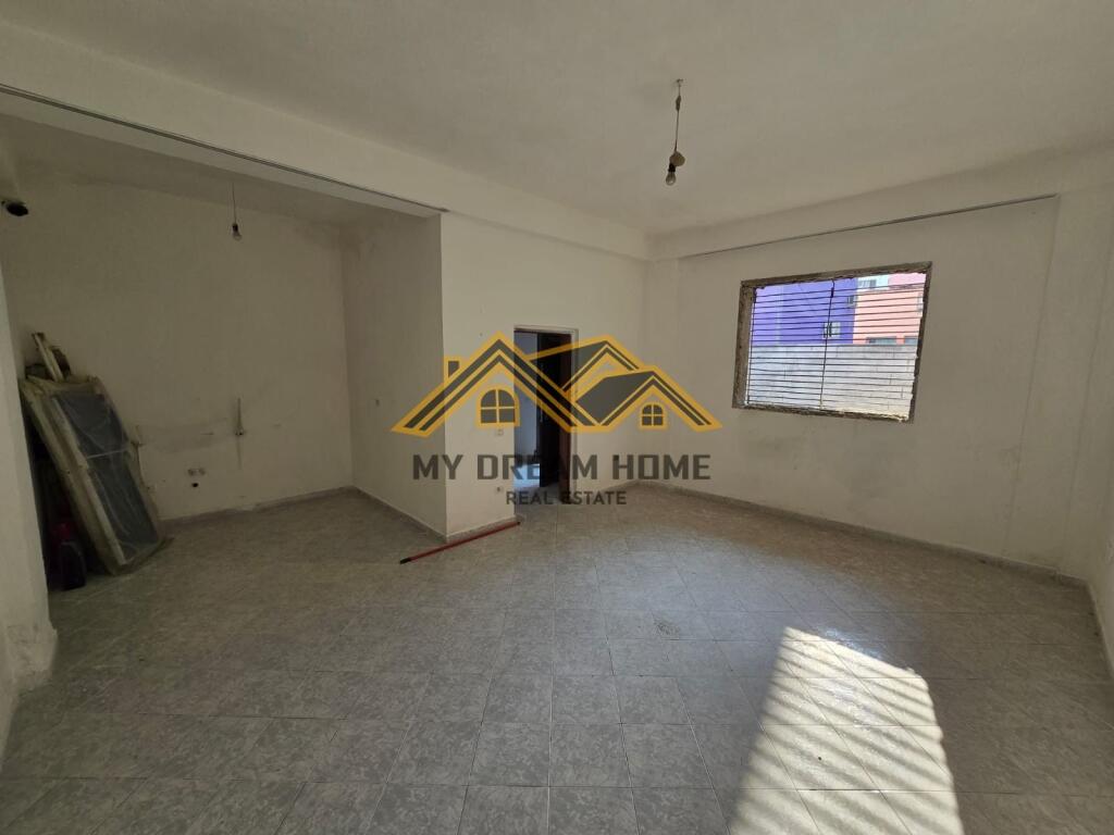 SHITET OBJEKT+TRUALL PRANE VALA PARK STADIUMI DURRES!