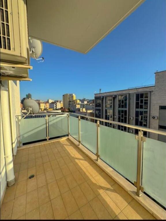 Jepet Me Qera Apartament 2+1+1 Ballkon