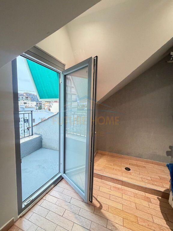 Shitet Apartament 2+1+2 , Komuna e Parisit