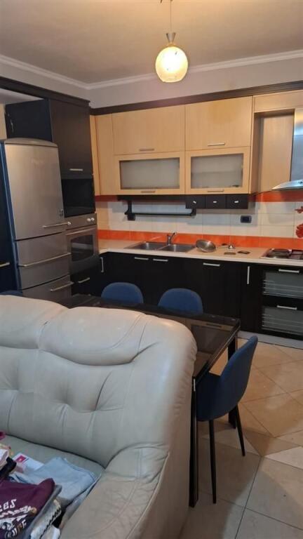 APARTAMENT ME QERA 2+1 SELVIA 70.000 LEKE