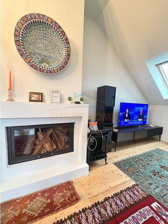 Shitet Apartament 2+1+2 , Komuna e Parisit