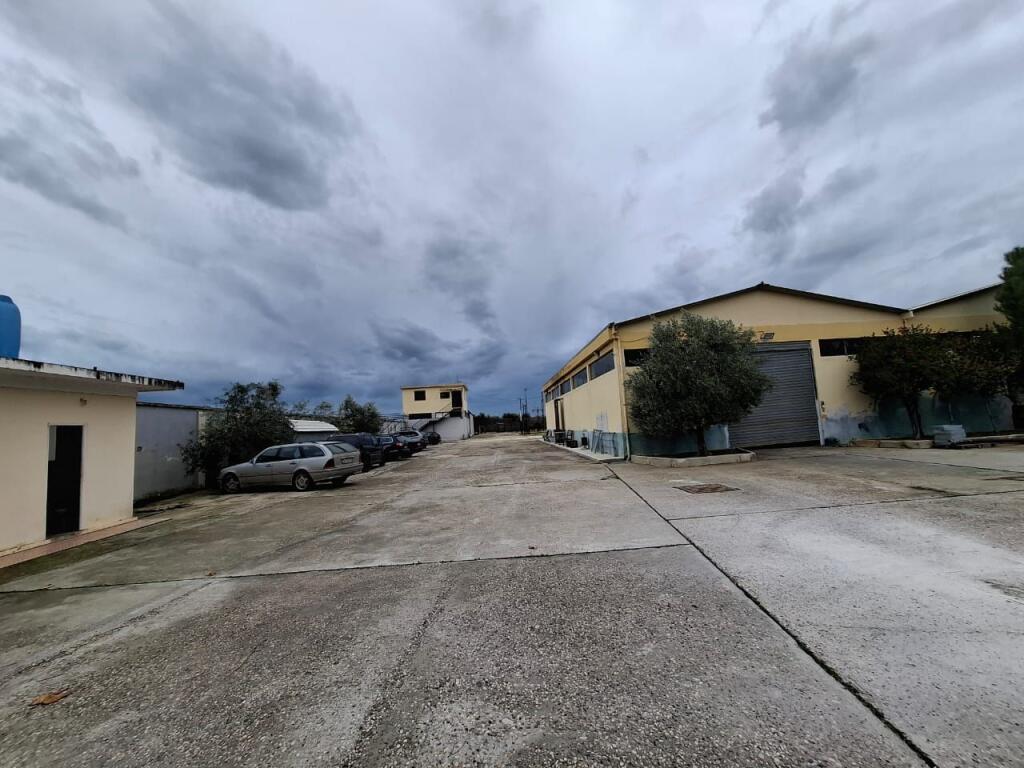 Magazinë Industriale në Shitje