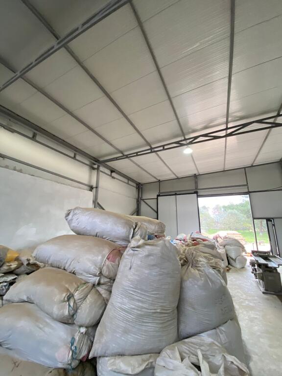 Magazine 500m2 me qera