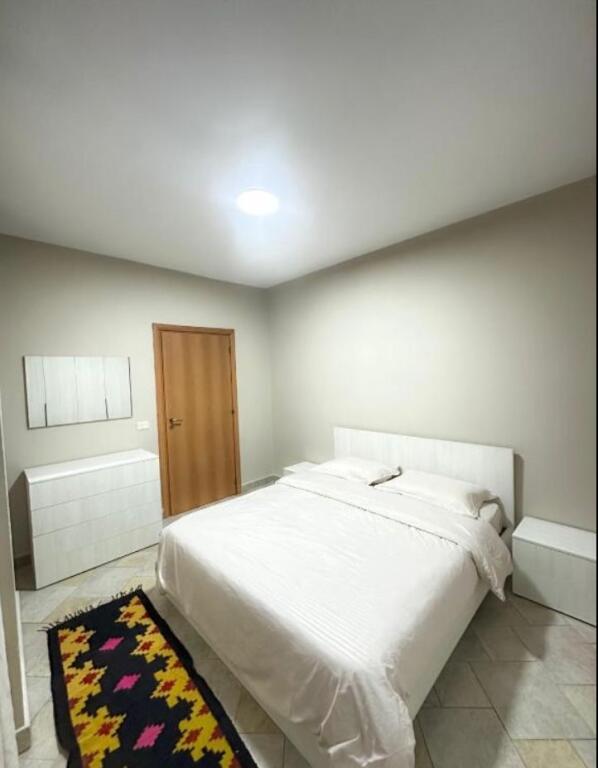 Jepet me qera apartamenti 1+1 prane Qendres 600 €