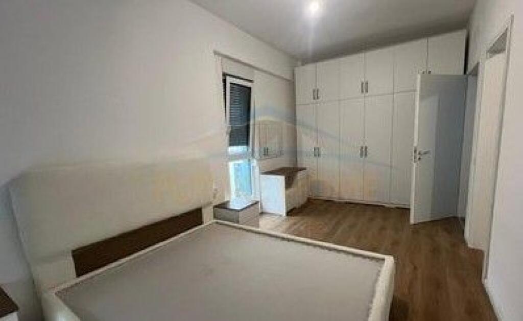 Rent, Apartment 2+1+Parking Space, Fresku, Tirane.