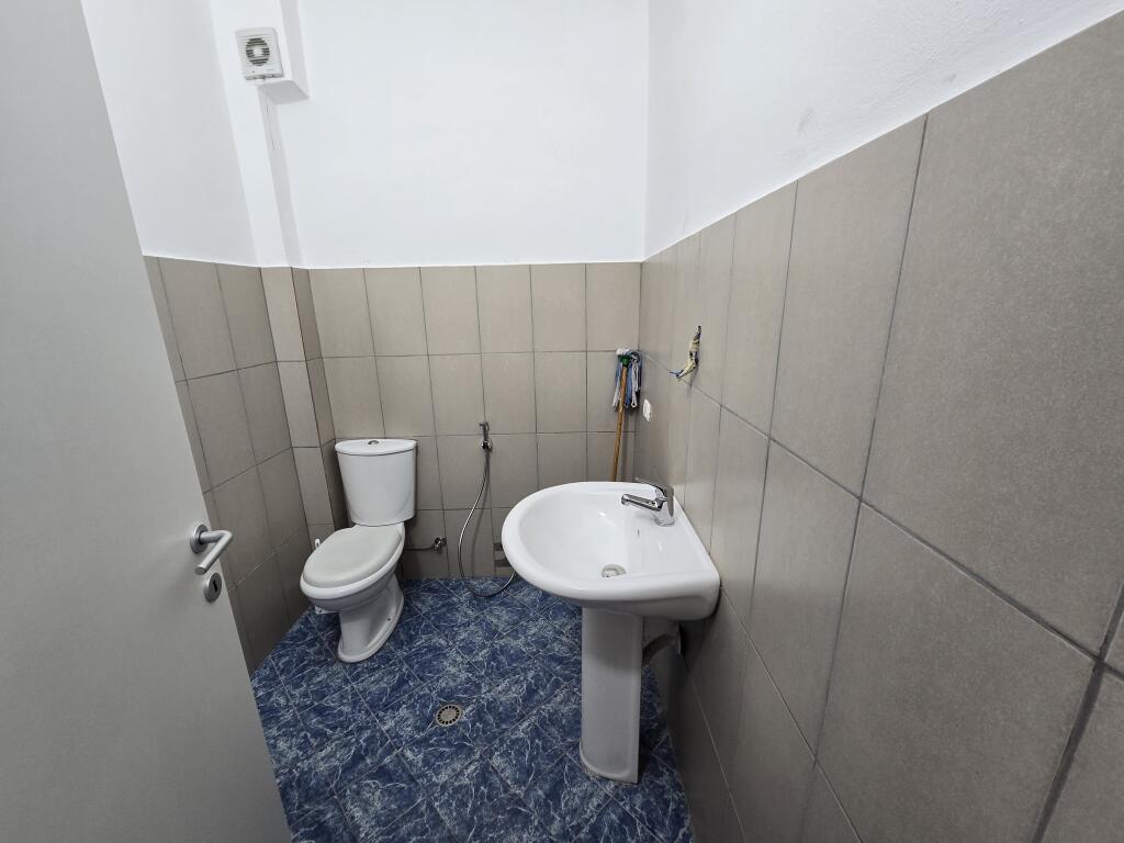Jepet me qira apartament 2+1 në qendër të Durrësit