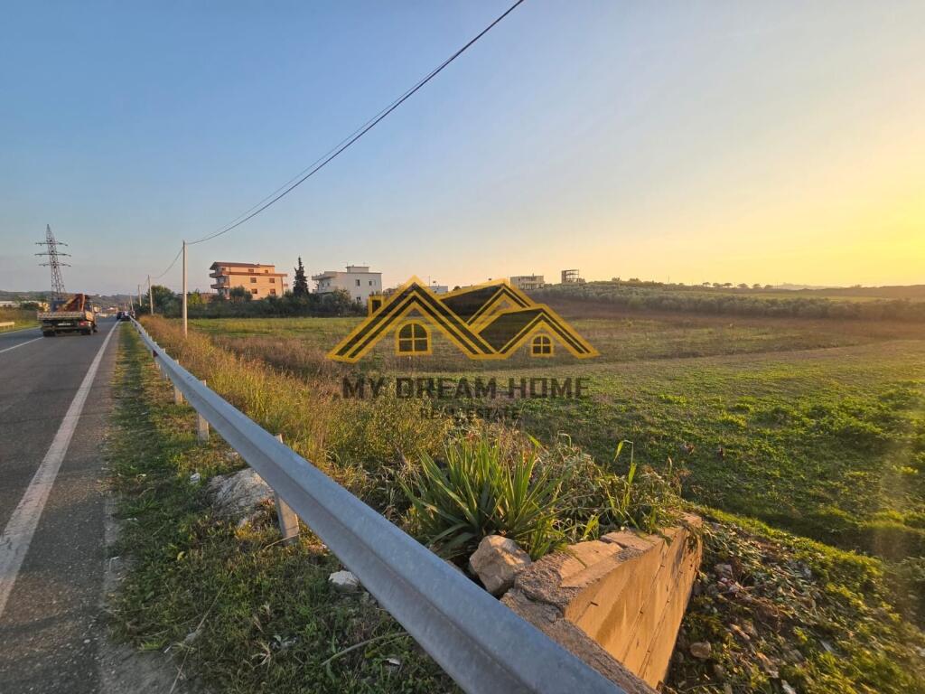 Tokë për Shitje në Manëz Buze Rruge !