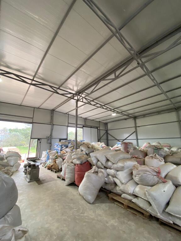 Magazine 500m2 me qera