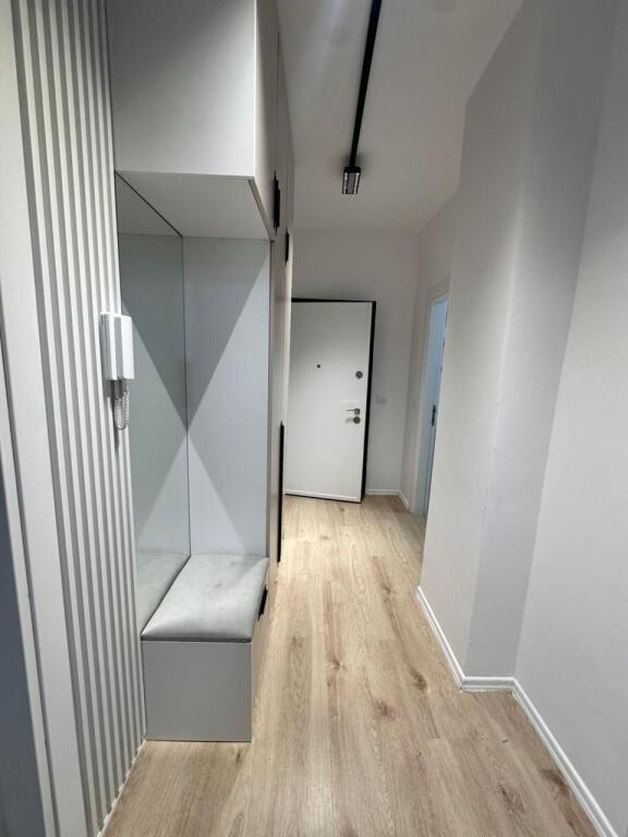 Apartament 2+1 me qira tek Komuna e Parisit