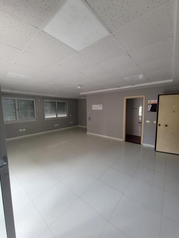 ZYRE ME QERA 210 M2 BLLOK 3200 EURO