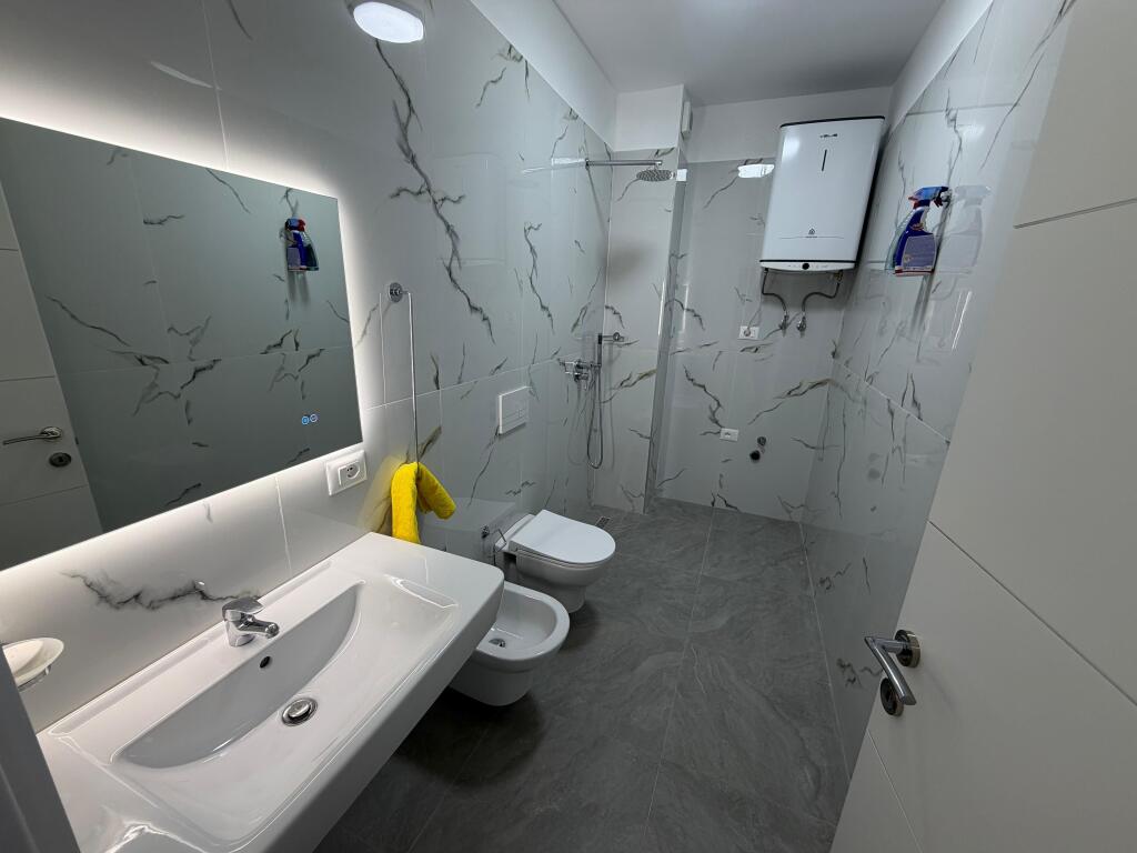 Apartament me qera 1+1+parkim Prane Spak