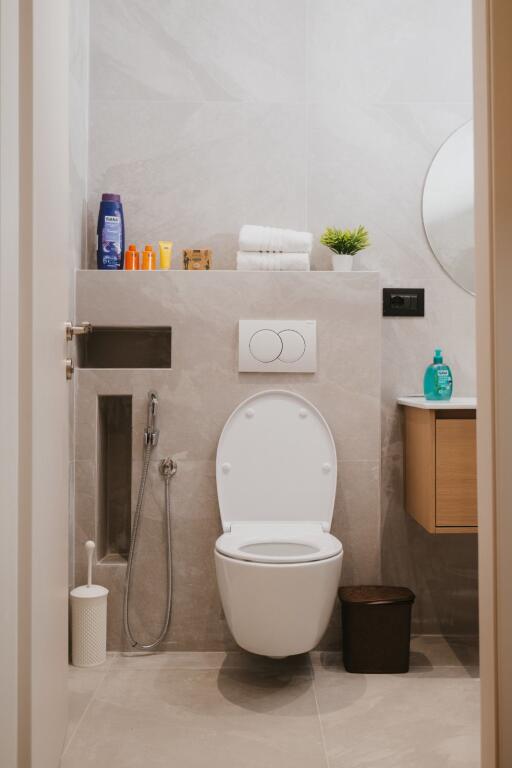 Jepen me qera dy garsoniere  me ambjent gatimi myslym shyri