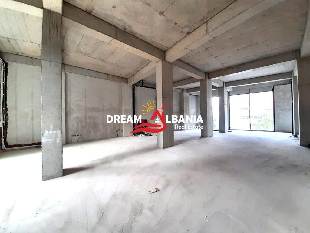 Zyre me qera ne rrugen e Barrikadave, prane gjimnazit Sami Frasheri, Tirane (ID 42611013)