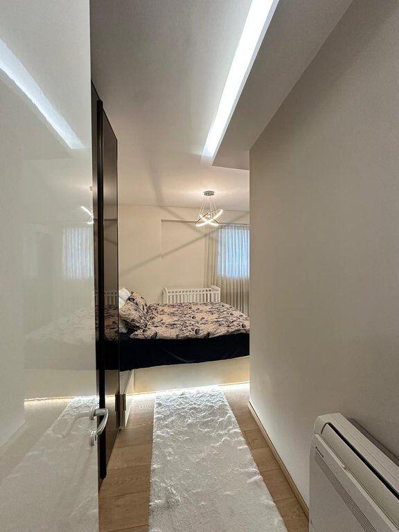 Disponiamo di un appartamento 2+1+2 in vendita, nel Complesso "Kika 2", Comune di Parigi, Tirana.