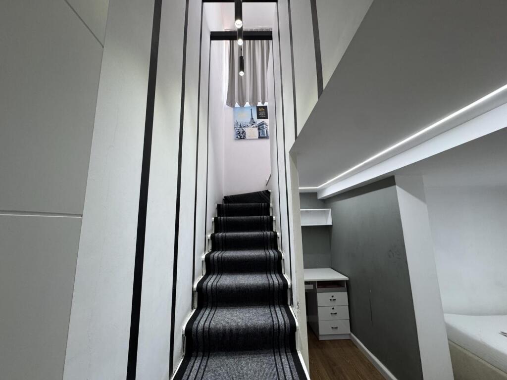 Appartamento duplex in vendita vicino a Petro Nini!
