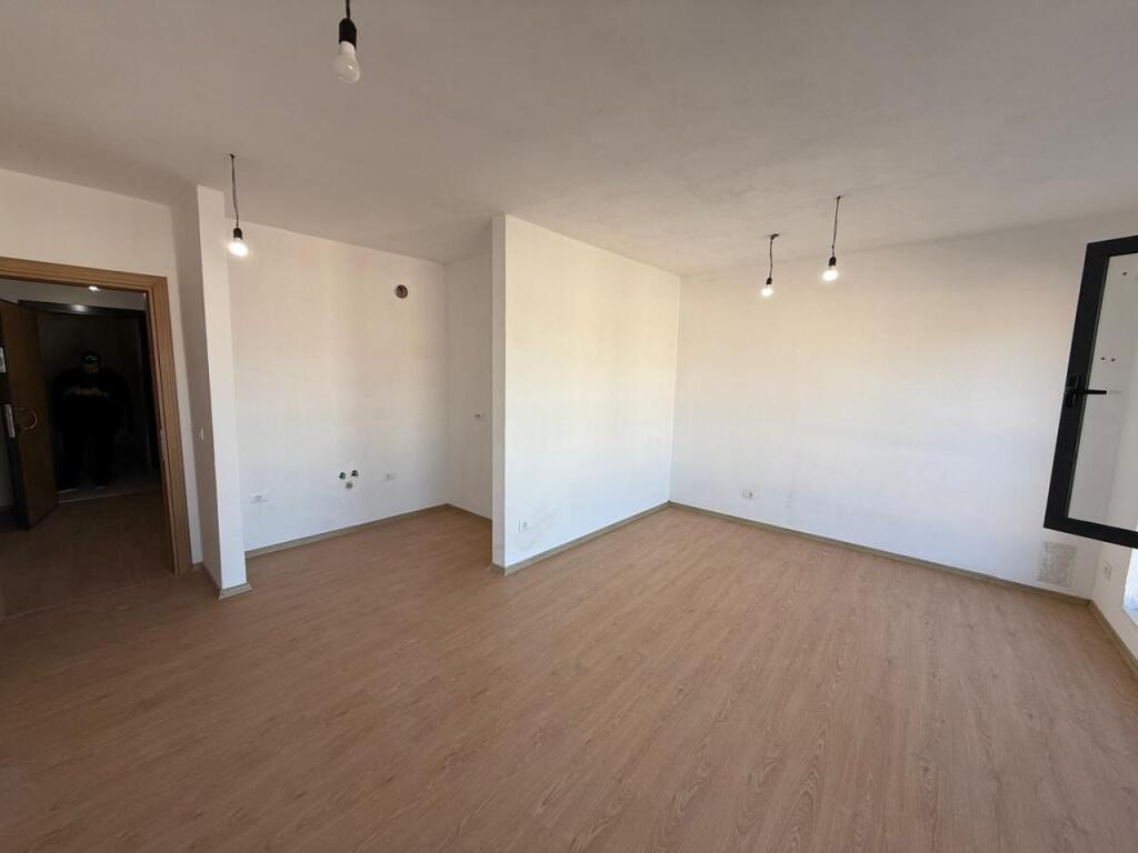 JEPET ME QIRA APARTAMENT 1+1 TEK 5 MAJI