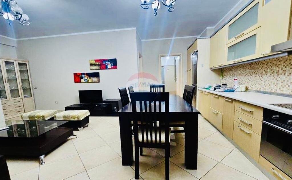 Jepet apartament me qera 1+1 Kompleksi Deliorgji