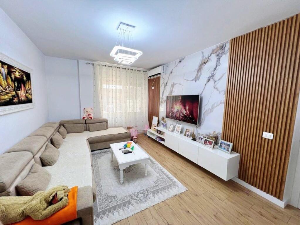 SUPER SUPER CMIM! 📣1450 euro/m2📣  📍Shkoze, Kompleksi Tom Doshi