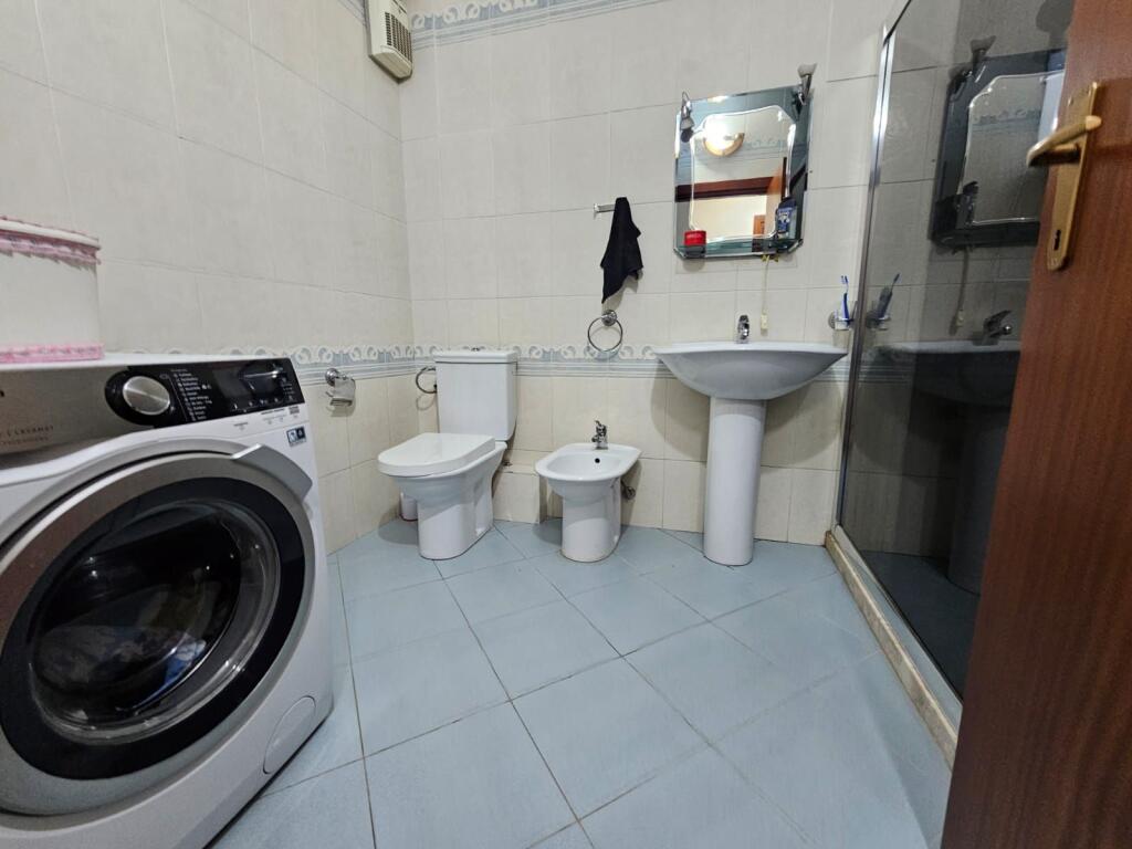 Apartament 2+1 per qira te Komuna Parisit