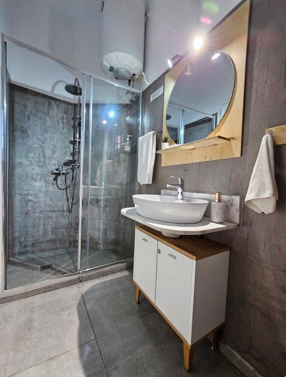 Apartament Me Qera 1+1 Tek Zogu i Zi (ID B2101365) Tirane