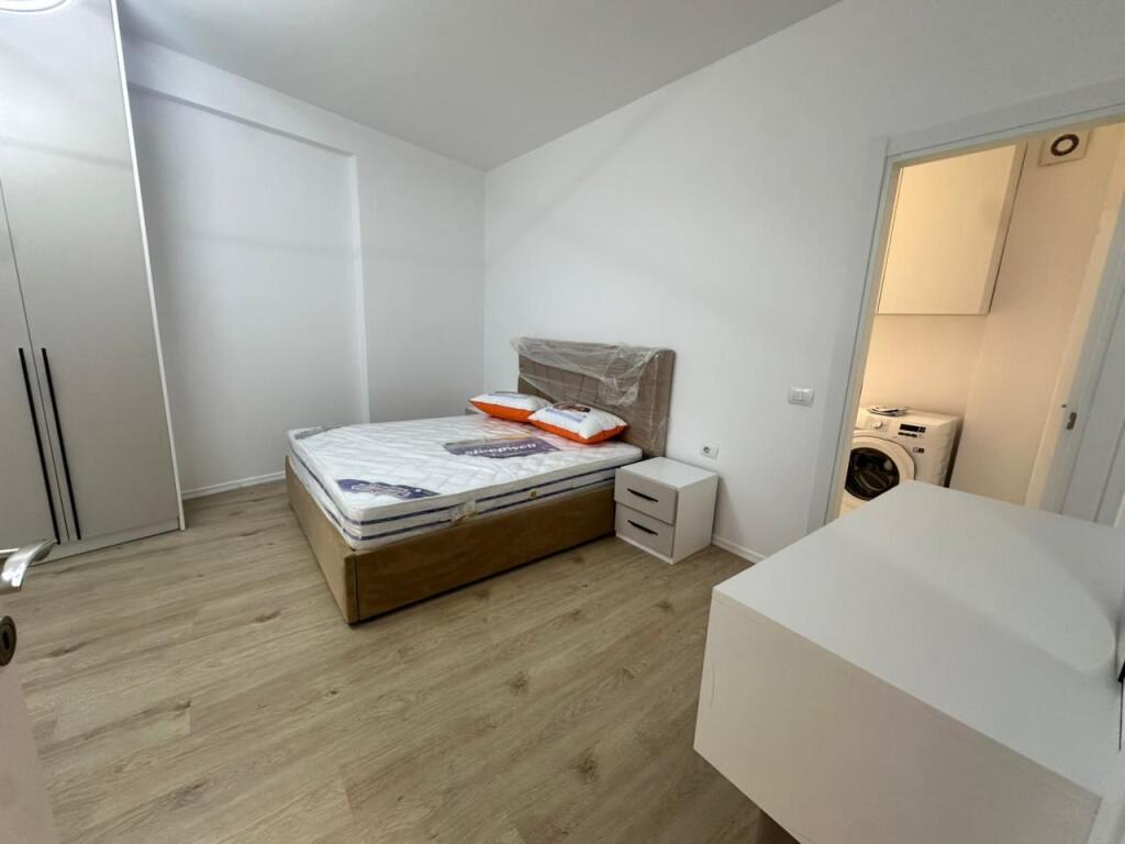 Apartament 2+1 me qira tek Komuna e Parisit