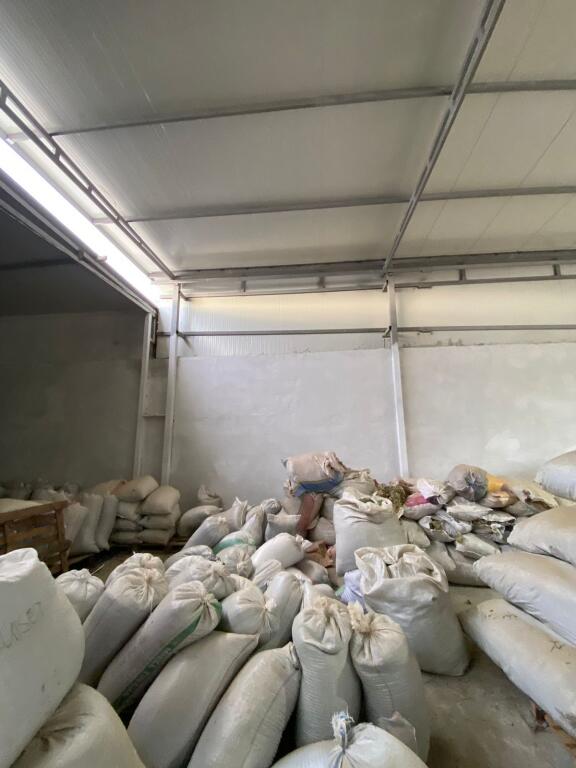 Magazine 500m2 me qera