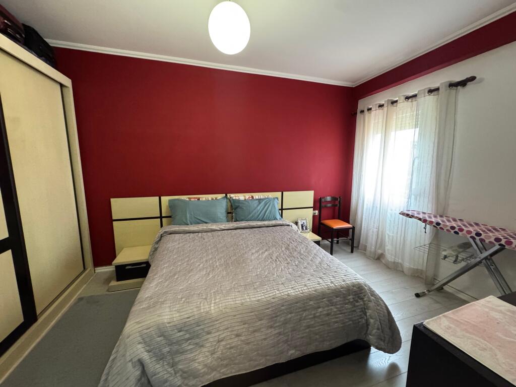SHITET APARTAMENT 2+1 PRANE BULEVARDIT TE RI, TIRANE