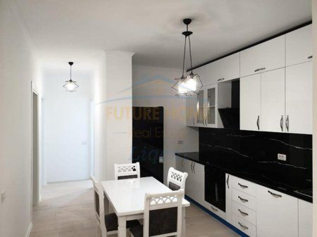 Shitet, Apartament 2+1+2, Rruga Dritan Hoxha, Tirane.