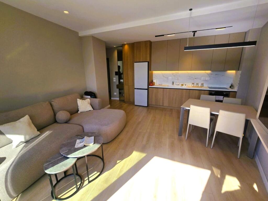 Apartament 1+1 me Qira – Lake View Residence, Rruga e Kosovarëve*