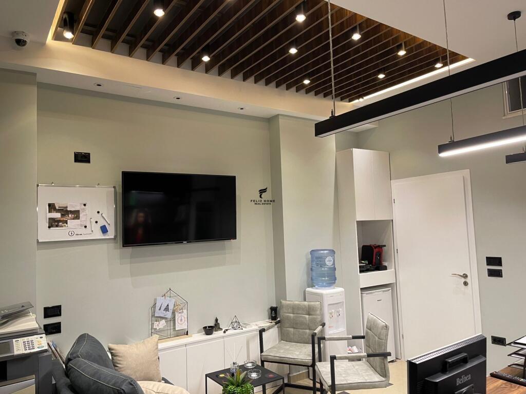 NEGOZIO IN VENDITA 42M2 KODRA E DIELLIT 90.000 EURO