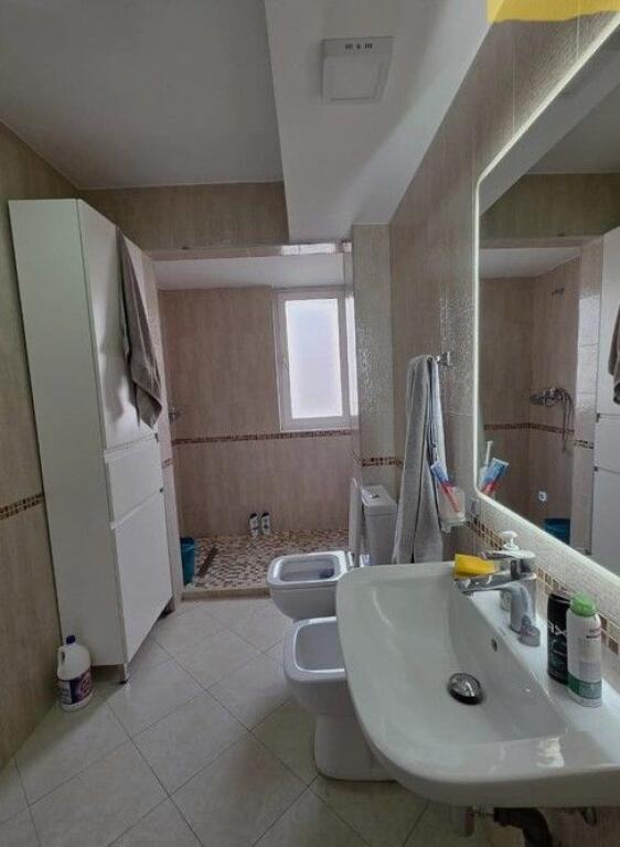 Disponojmë Apartament 1+1 për Shitje – Oxhaku, Tiranë