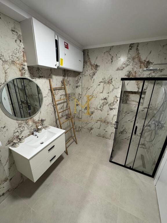 Jepet me qira apartament 3+1 +2 tualete , në Durrës, pranë stacionit të trenit.