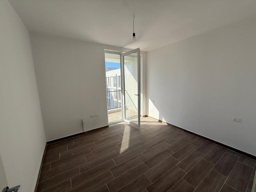 Jepet me qira apartament 1+1 te Rruga “5 Maji”