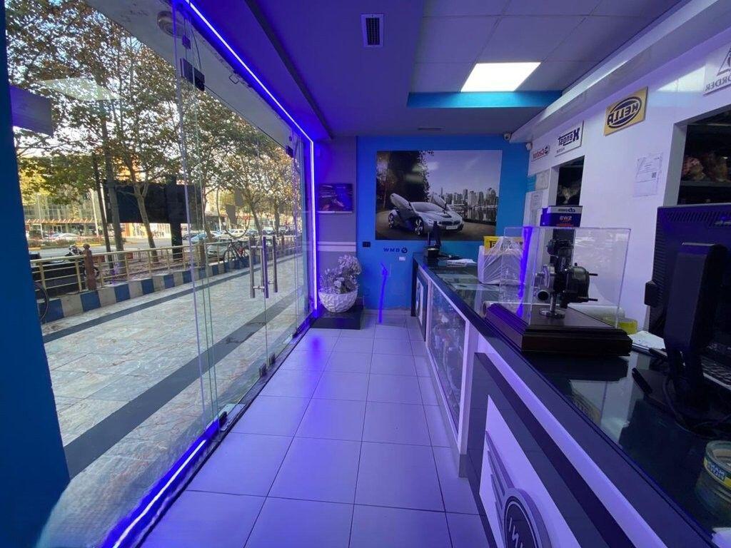 LAPRAKE VICINO ALLA STRADA PRINCIPALE VENDIAMO UNITA' COMMERCIALE 262,400 €