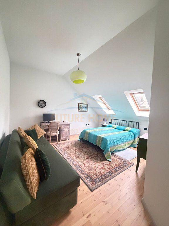 Shitet Apartament 2+1+2 , Komuna e Parisit