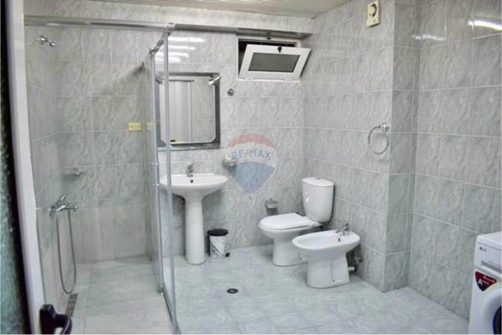 Apartament 1+1 me qira tek shkolla Partizani