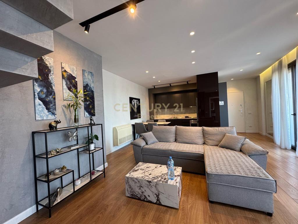 AFFITTASI DUPLEX 2+1+2 CON 2 POSTI AUTO IN BARRIKADES STREET!!!