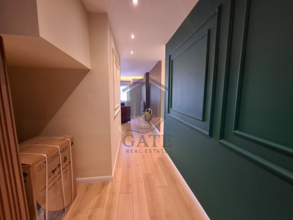 Shitet apartament 2+1 – Plazh Iliria, totalisht i mobiluar dhe i investuar, kati i 6 me ashensor – shumë pranë detit, pranë Hotel Horizont