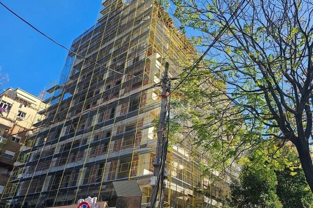 Vendesi in vendita 1+1 a Brryli Ministero degli Esteri